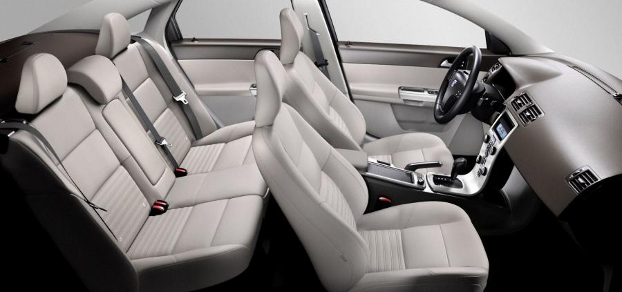 Volvo S40 2008 года  (фото 20 из 105)